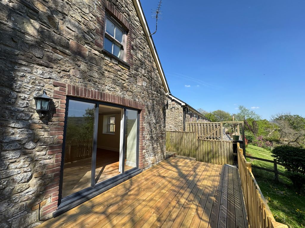 Property photo 3 of 42