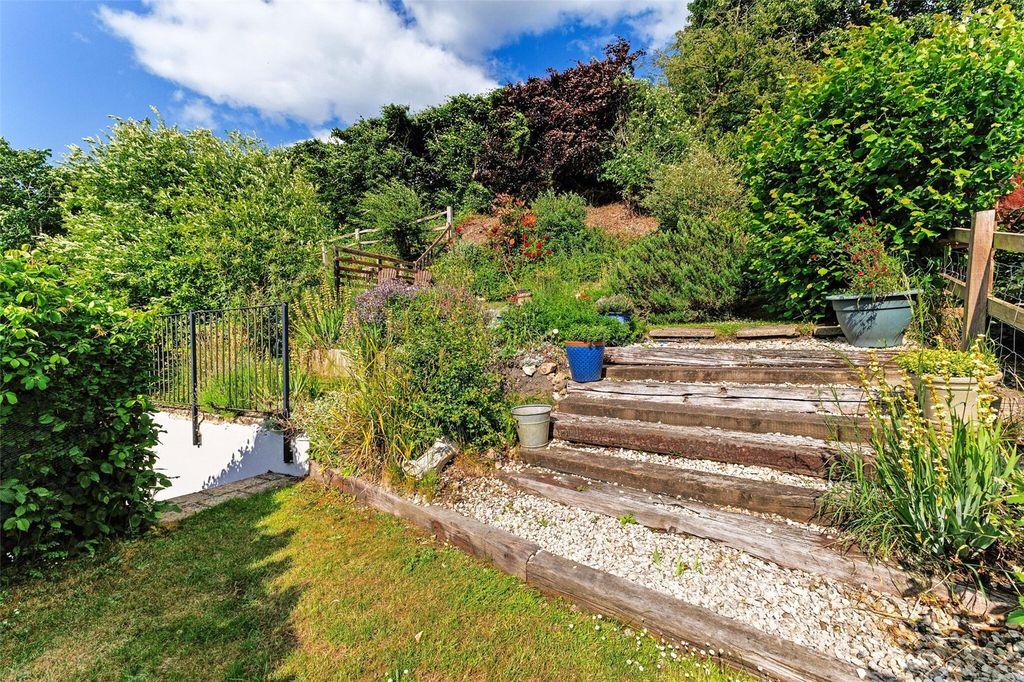 Property photo 3 of 12 Picture No. 11