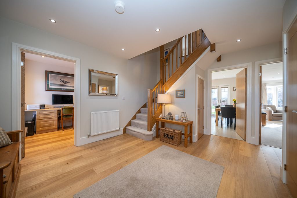 Property photo 3 of 31