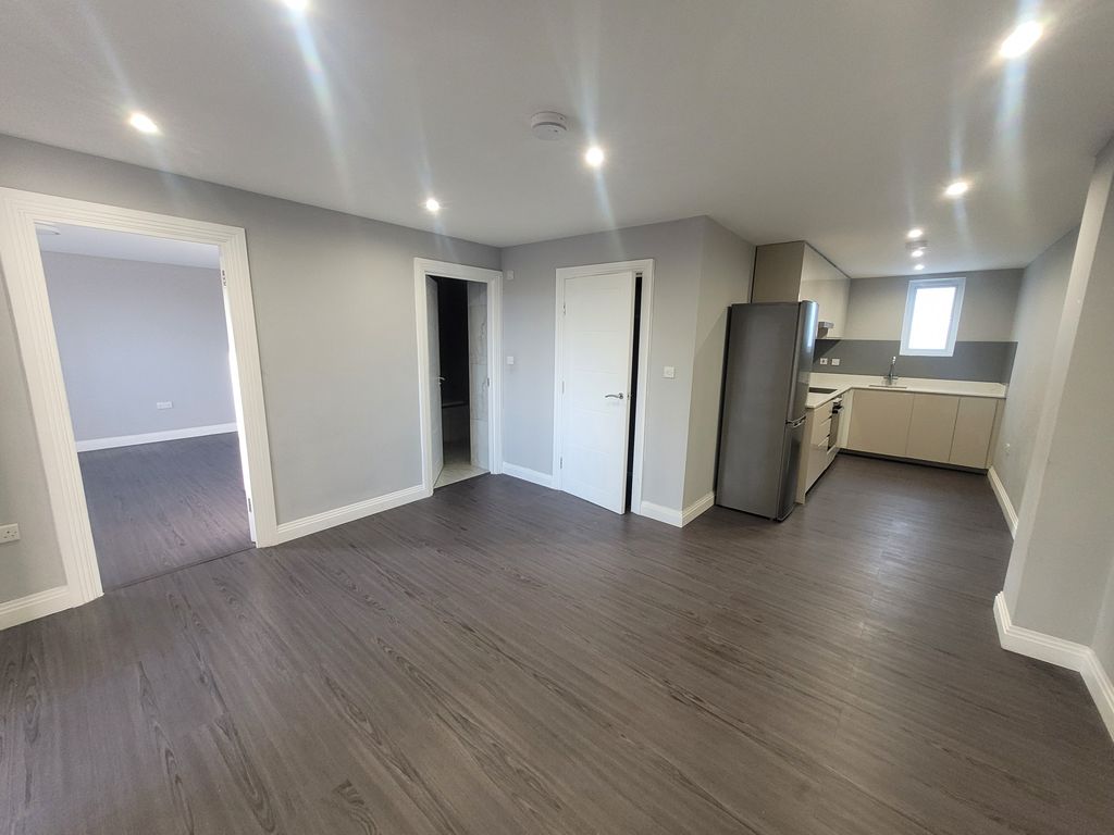 Property photo 1 of 8 Bedroom