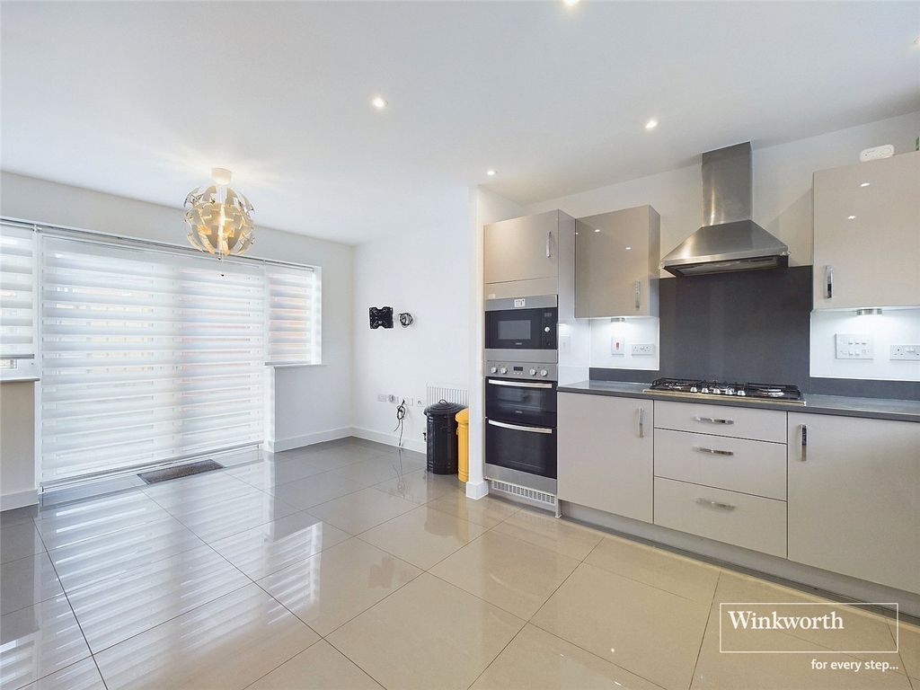 Property photo 3 of 16 Picture No. 28
