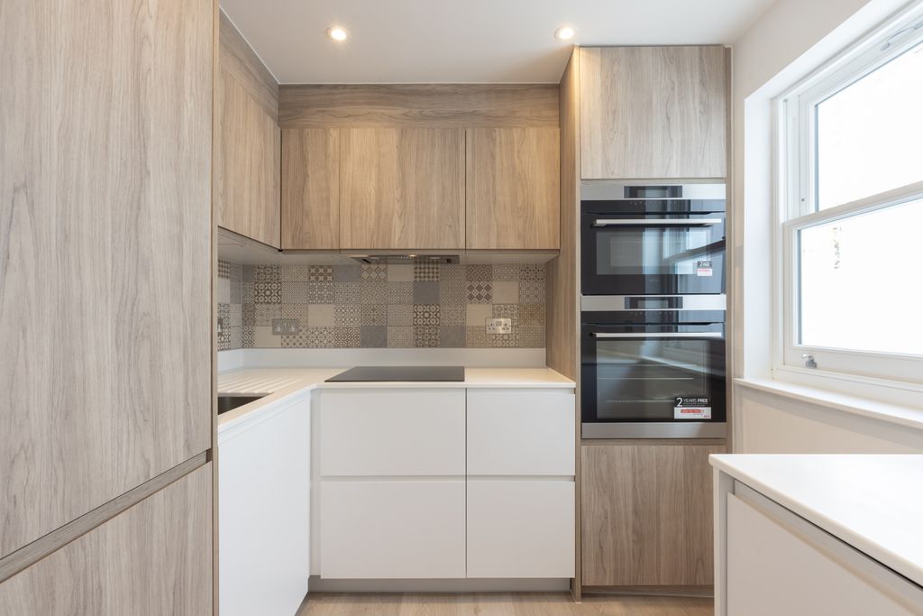 Property photo 1 of 20