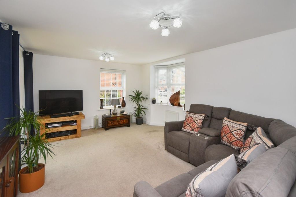 Property photo 3 of 25