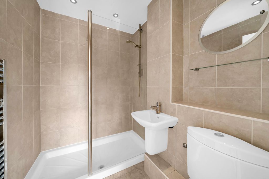 Property photo 3 of 20 Bathroom