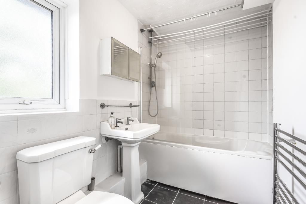 Property photo 3 of 11 Bathroom