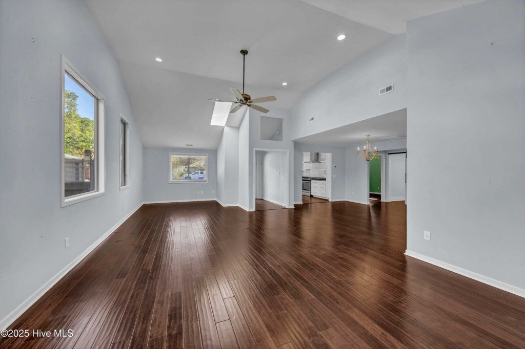 Property photo 3 of 27 <Alttext/>