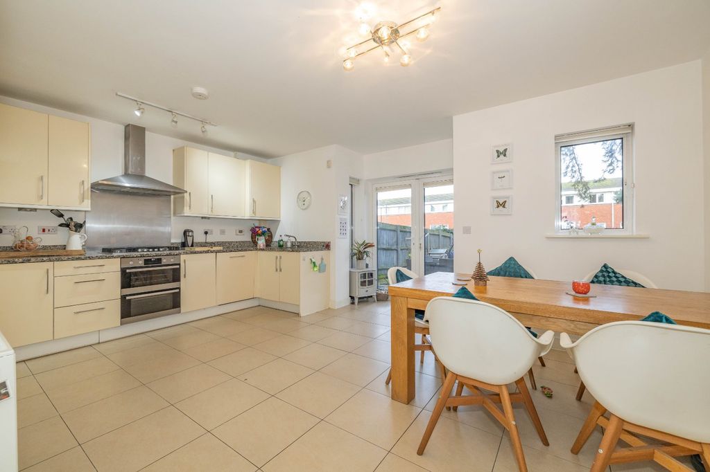 Property photo 3 of 14 Picture 3