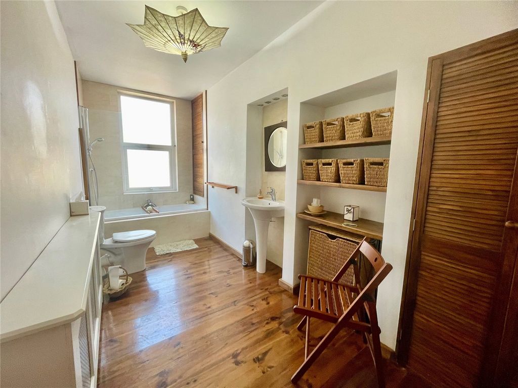 Property photo 2 of 17 Bathroom