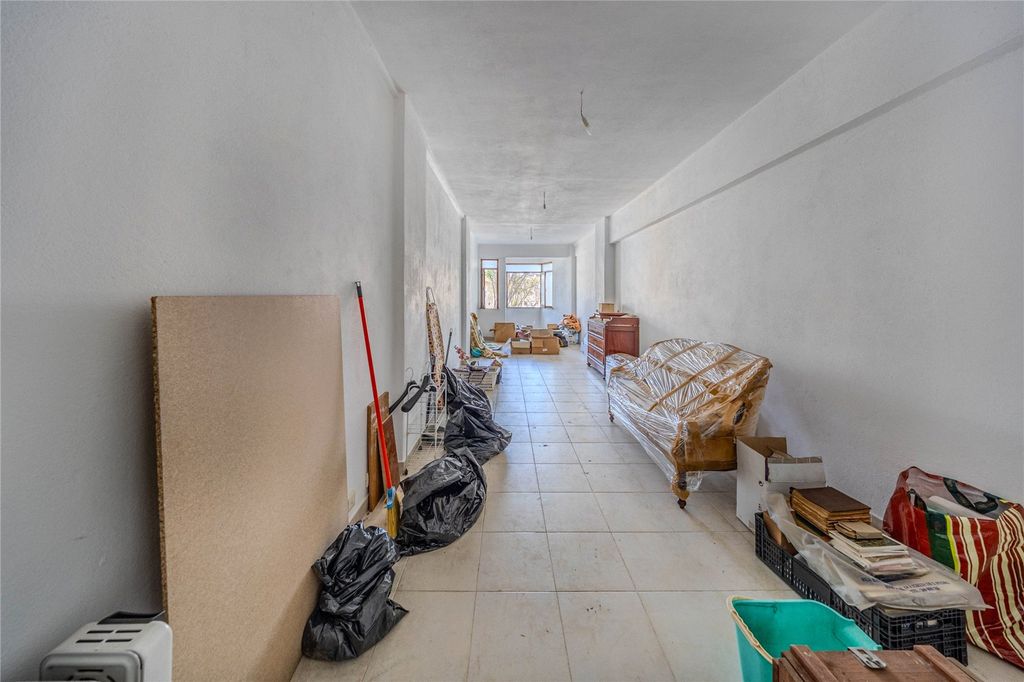 Property photo 3 of 15 Picture No. 01