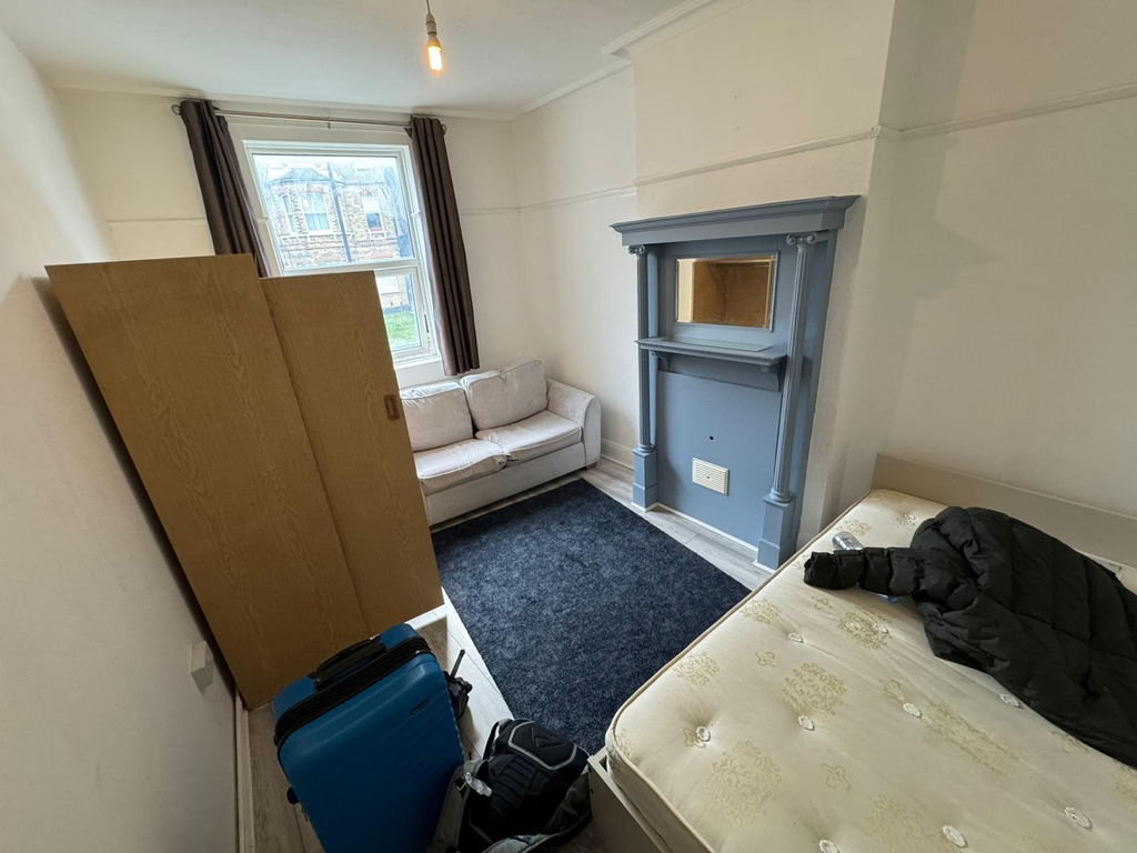 Property photo 2 of 3