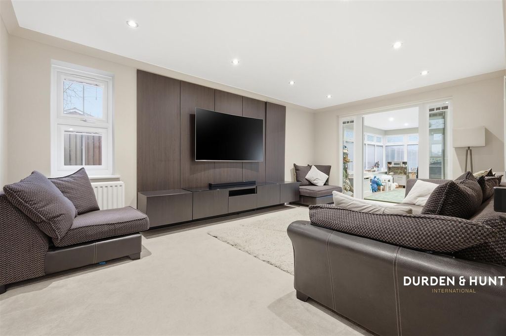 Property photo 2 of 30 Edward Marke Drive