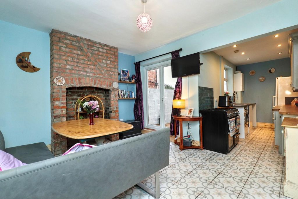 Property photo 3 of 22