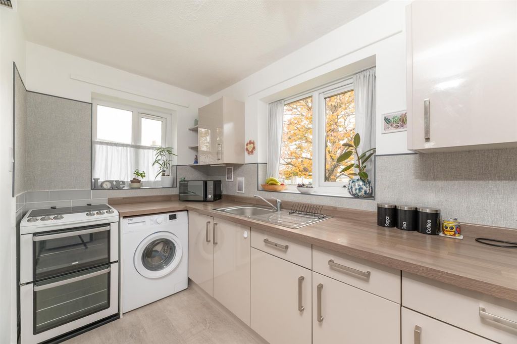 Property photo 2 of 22 Kitchen