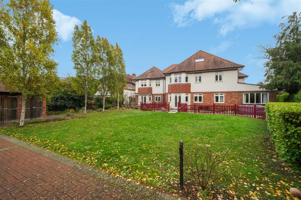 Property photo 3 of 19 Communal Rear Garden & Off Street Parking