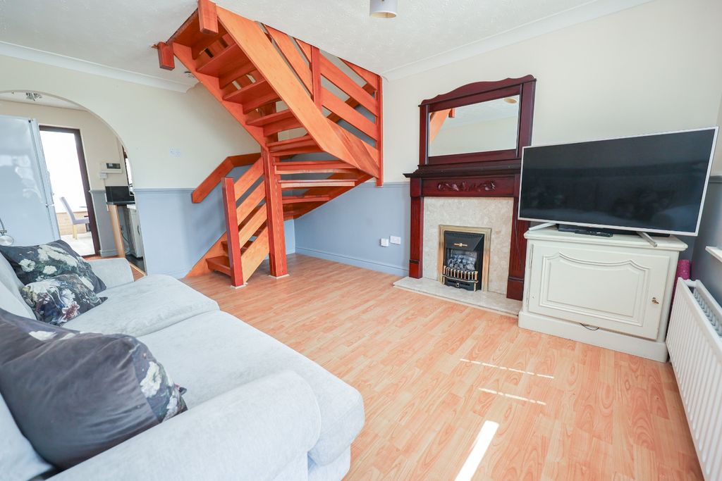 Property photo 2 of 15 4452921