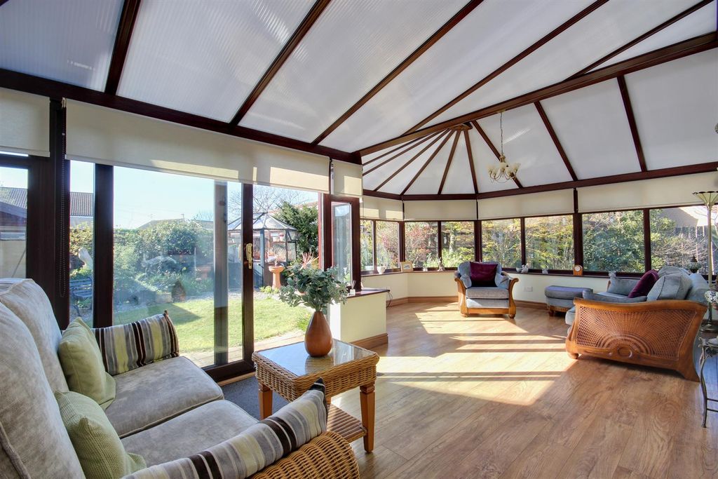 Property photo 2 of 21 Conifer Close (4).Jpg