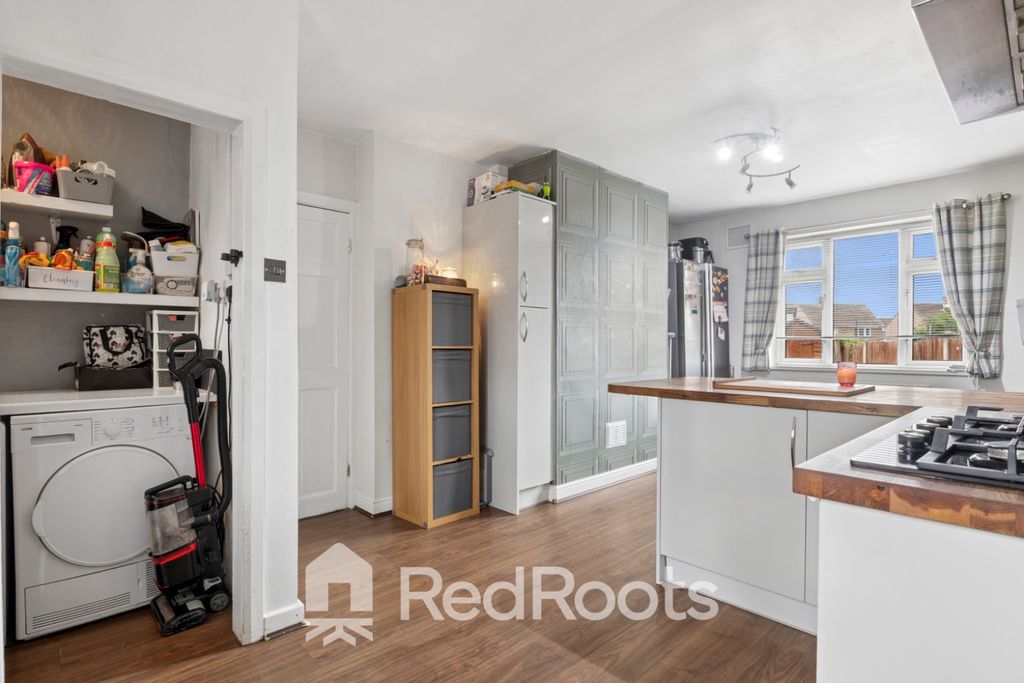 Property photo 3 of 23 4974703