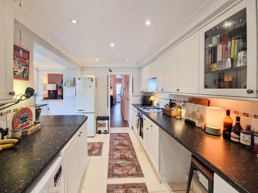 Property photo 2 of 16 Kitchen