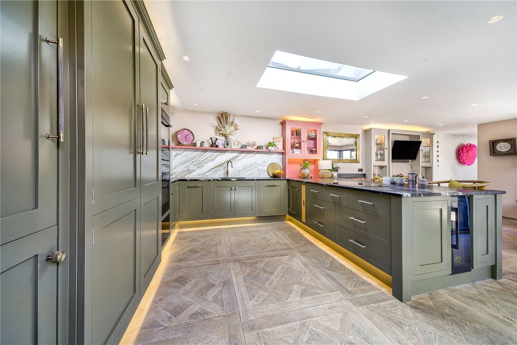 Property photo 3 of 93 Kitchen