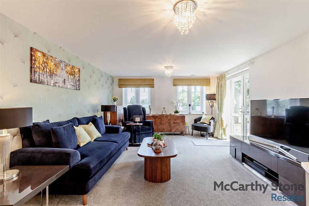 Property photo 2 of 15 8659697-Interior01-800.Jpg