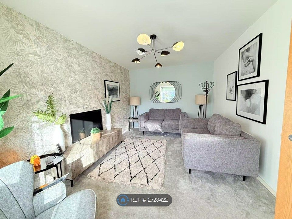 Property photo 2 of 15 Living Room