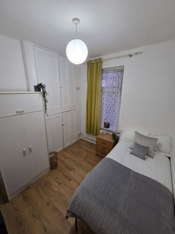 Property photo 1 of 5