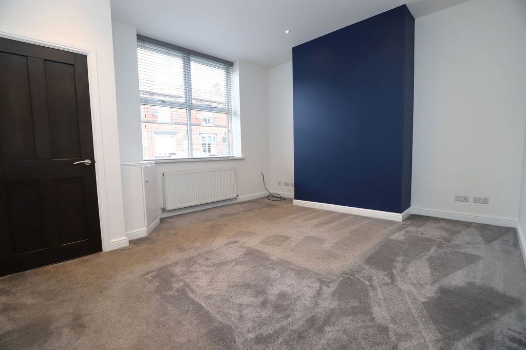 Property photo 2 of 26