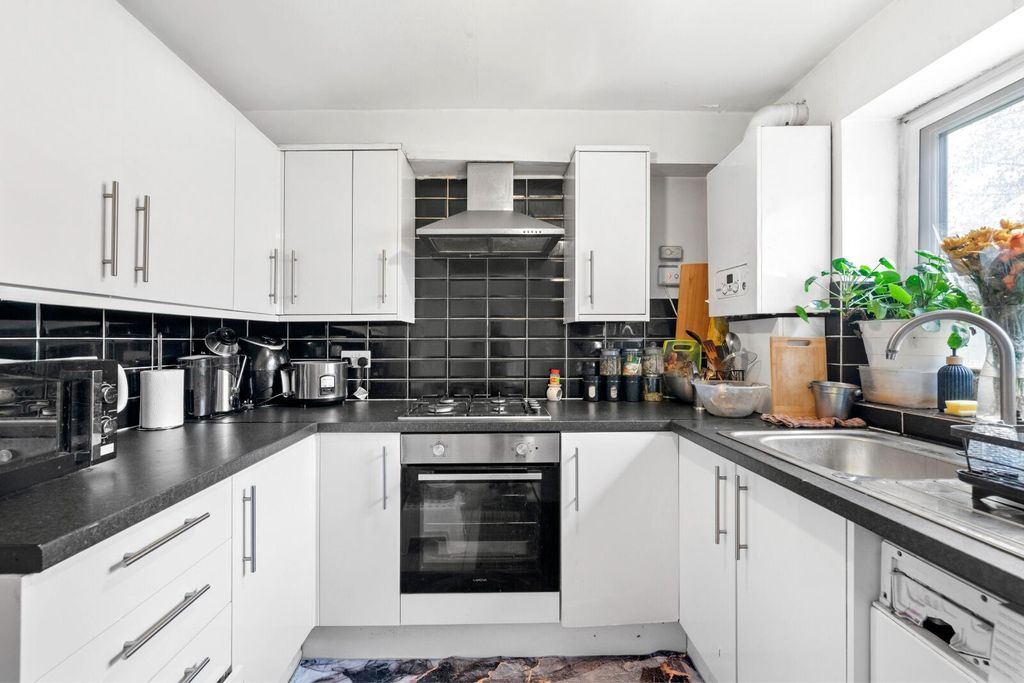 Property photo 2 of 13 Kitchen