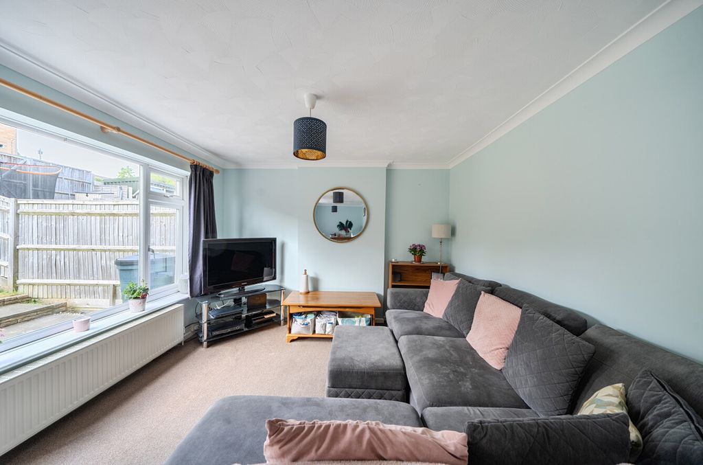 Property photo 2 of 12 1484635-6-6A45310...