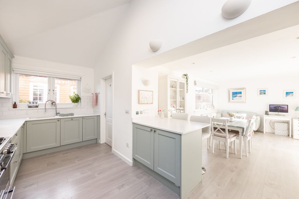 Property photo 3 of 25 Property Image 3