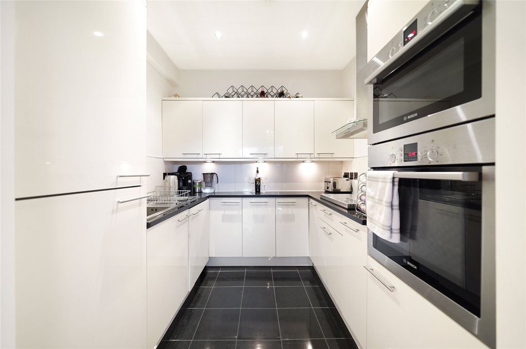 Property photo 3 of 18 Picture No. 12