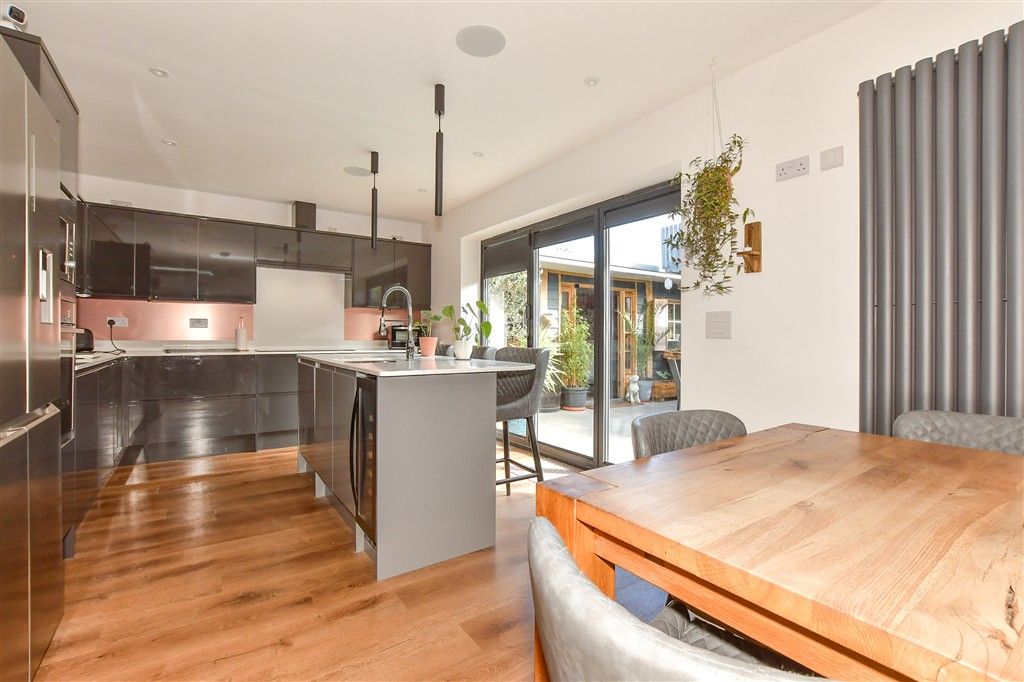 Property photo 3 of 19 Lounge/ Kitchen