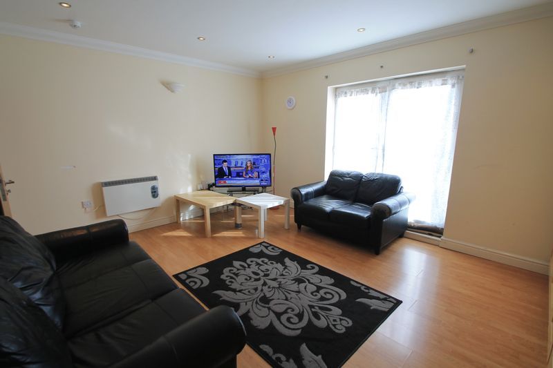 Property photo 2 of 6 Photo 4