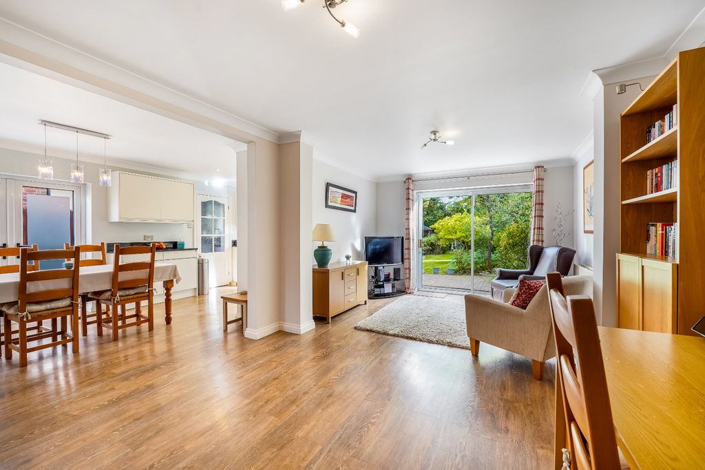 Property photo 2 of 23 Picture No. 21