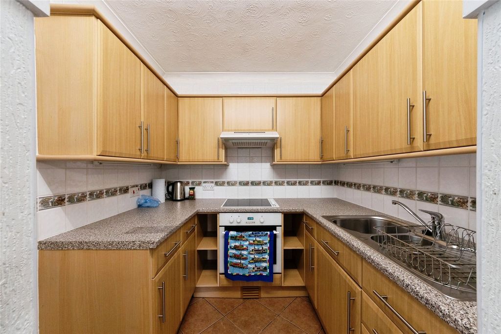 Property photo 2 of 12 Kitchen