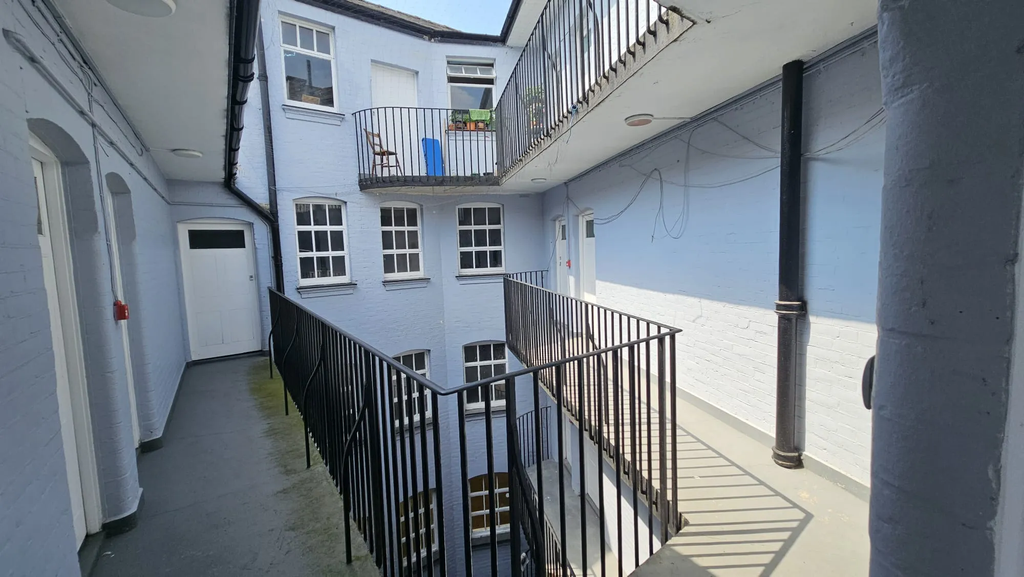 Property photo 2 of 4