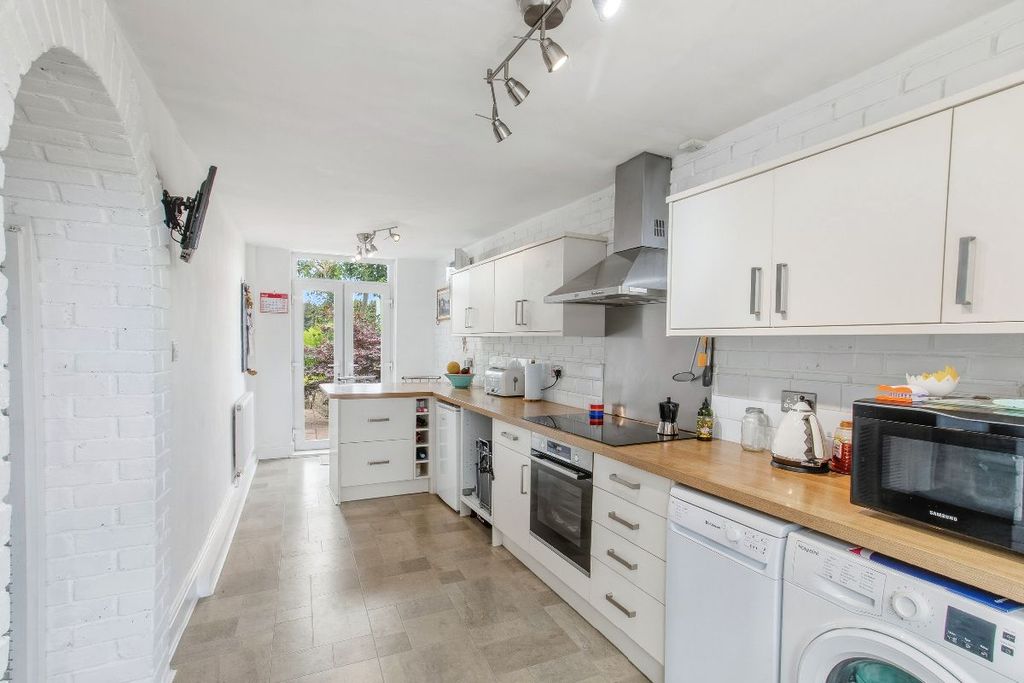Property photo 3 of 19