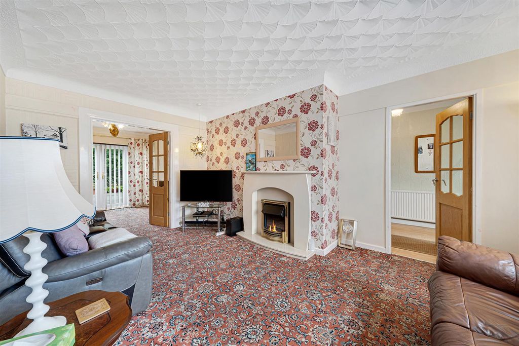 Property photo 2 of 24 14 Montgomery Close-42.Jpg