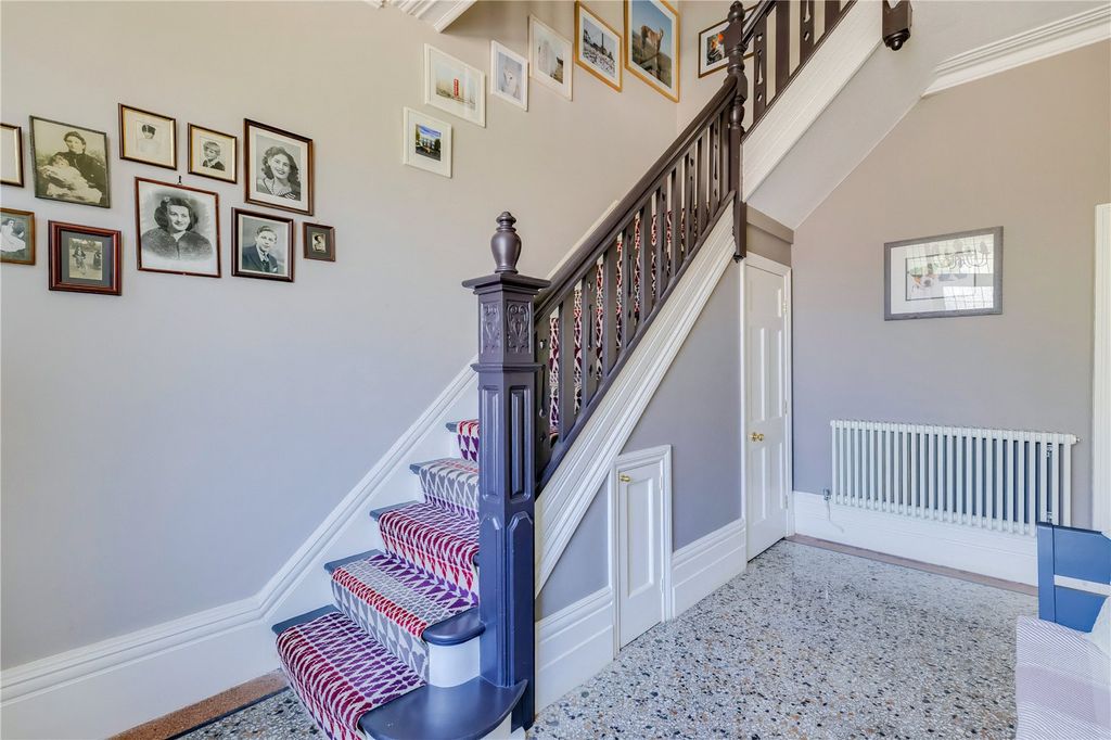 Property photo 3 of 45 Picture No. 24