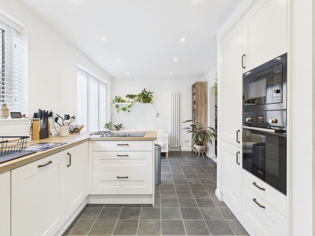 Property photo 2 of 13 Dining Kitchen