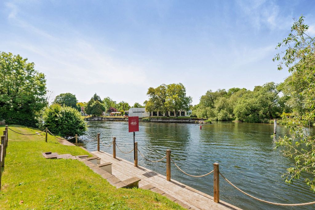 Property photo 3 of 26 62 Ft Mooring