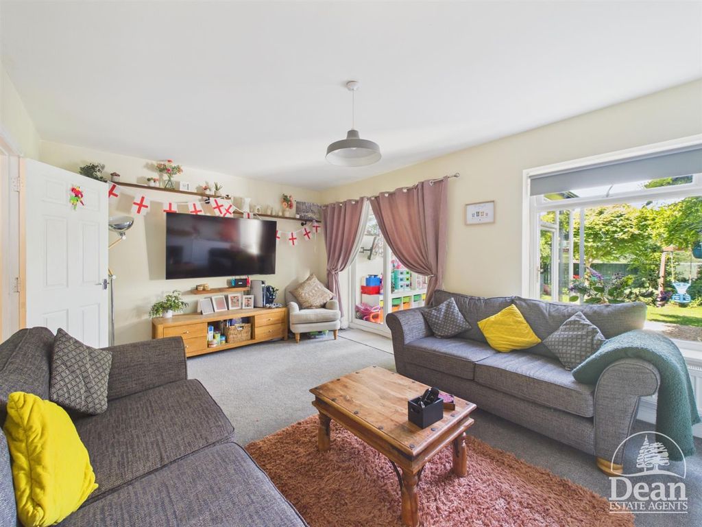 Property photo 2 of 18