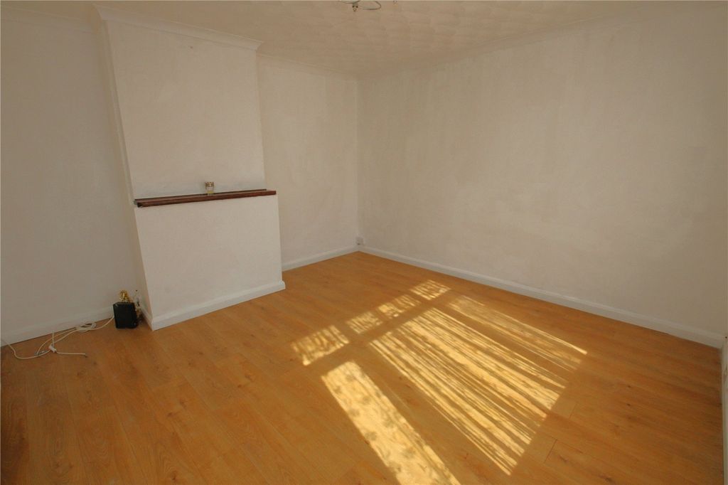 Property photo 2 of 20 Picture No. 11