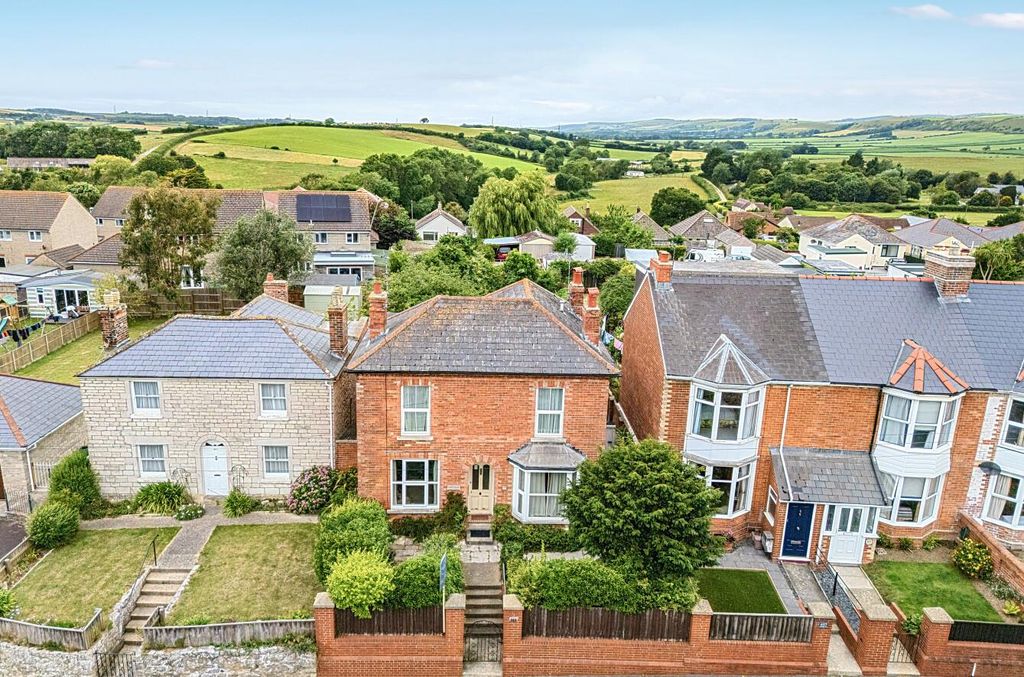 Property photo 1 of 27 28.Jpg