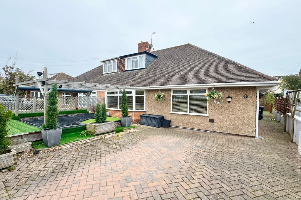 Property photo 1 of 14 Front