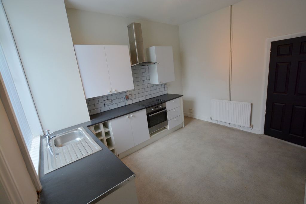 Property photo 3 of 11 Photo 6
