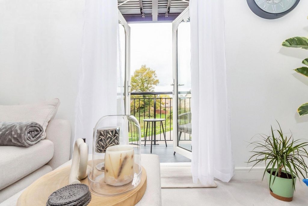 Property photo 3 of 30