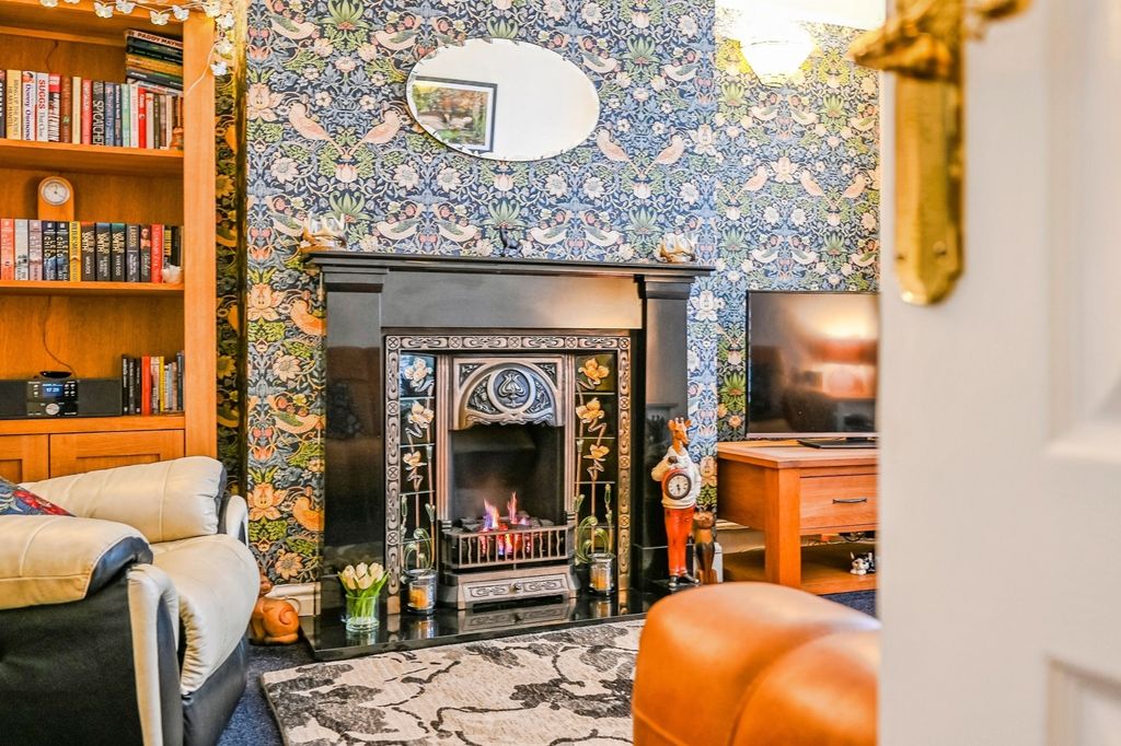 Property photo 3 of 17 Photo