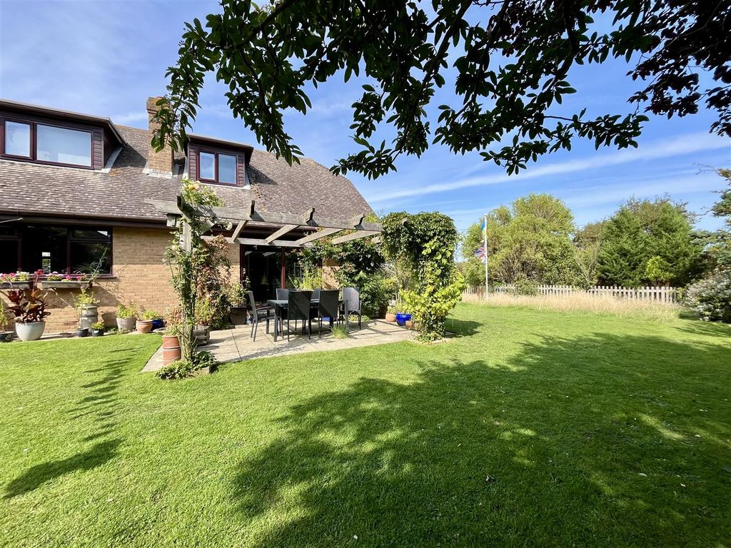 Property photo 1 of 32