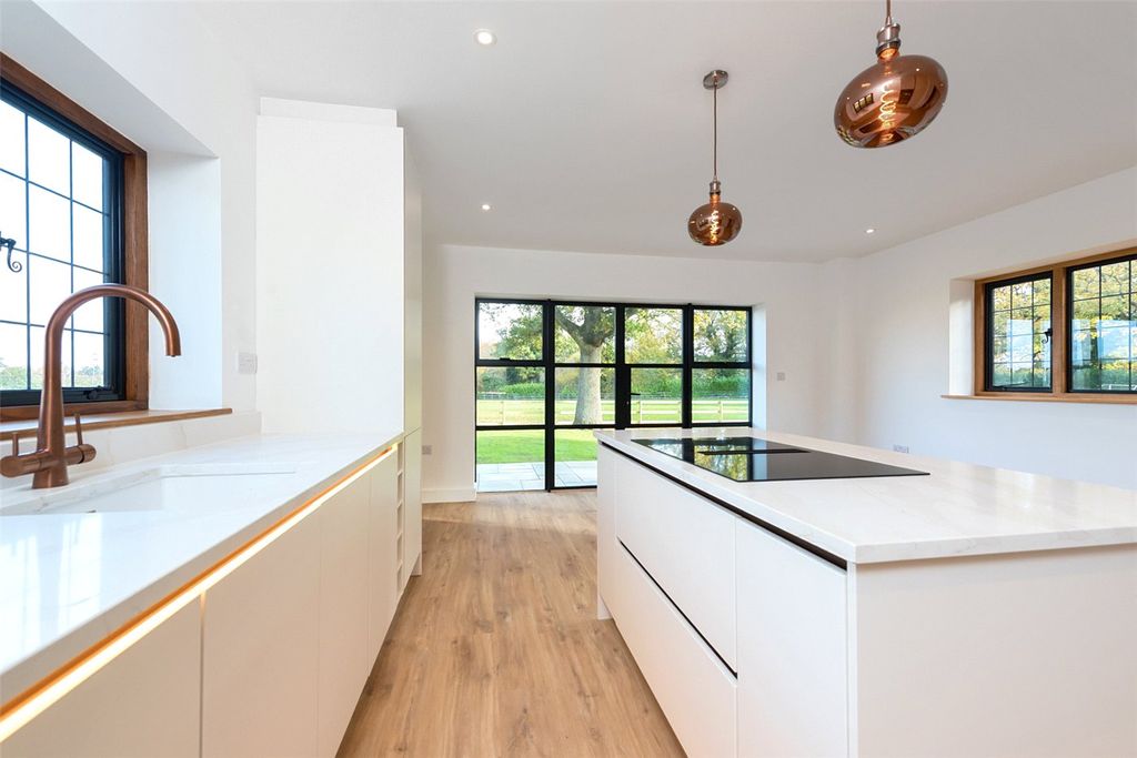 Property photo 3 of 17 Picture No. 19